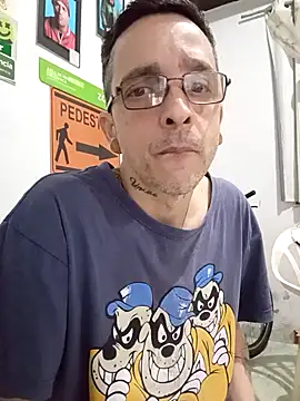 dinho carioca online show from 10-24-25, 04:58