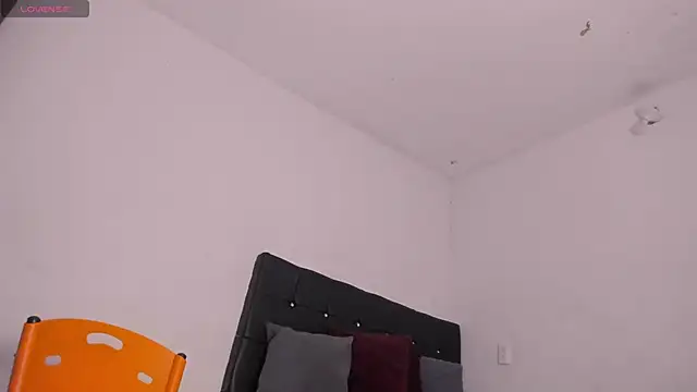 Alanna uwu online show from 10-19-25, 08:42