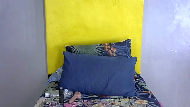 Snapshot of DARKQUEEN_xXx chatting on 10-29-25, 05:47 DARKQUEEN xXx online show from 10-29-25, 05:47