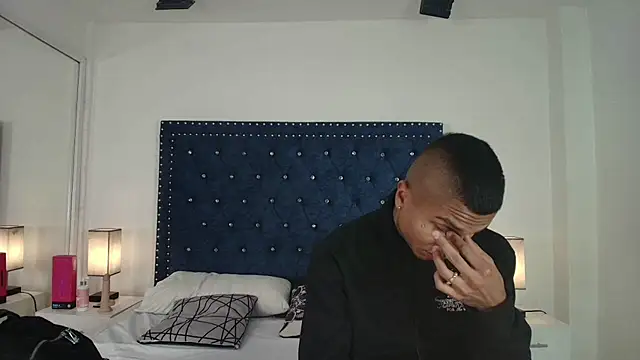 Damian and roxanne online show from 07-08-26, 12:42