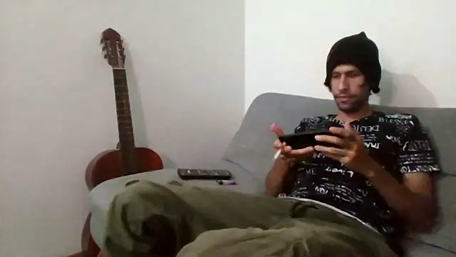Snapshot of Alejandro92_cali chatting on 06-08-26, 12:58 Alejandro92 cali online show from 06-08-26, 12:58
