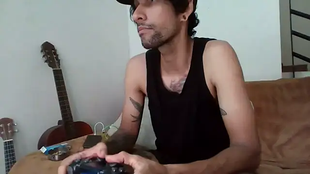 Snapshot of Alejandro92_cali chatting on 06-13-26, 06:17 Alejandro92 cali online show from 06-13-26, 06:17