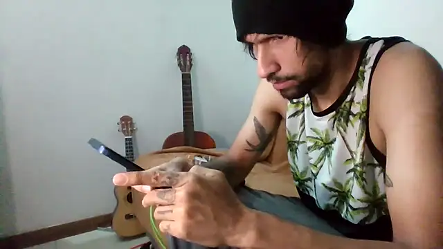 Snapshot of Alejandro92_cali chatting on 06-24-26, 05:50 Alejandro92 cali online show from 06-24-26, 05:50