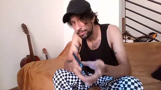 Snapshot of Alejandro92_cali chatting on 06-30-26, 04:19 Alejandro92 cali online show from 06-30-26, 04:19