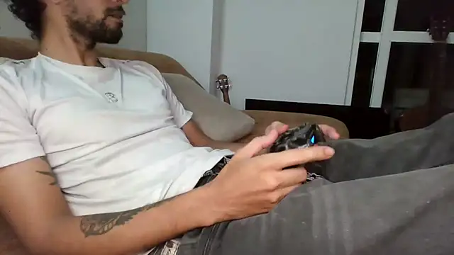Snapshot of Alejandro92_cali chatting on 07-05-26, 04:19 Alejandro92 cali online show from 07-05-26, 04:19