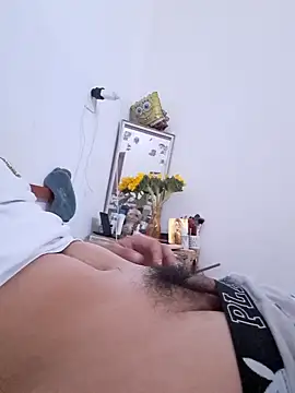 Snapshot of lian2210 chatting on 11-03-25, 03:57 lian2210 online show from 11-03-25, 03:57