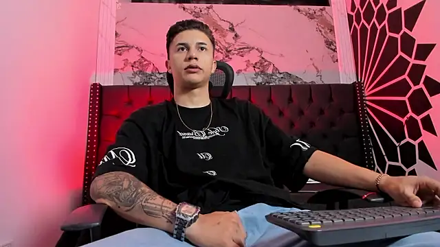 liaamsmiith  online show from 02-02-26, 12:26