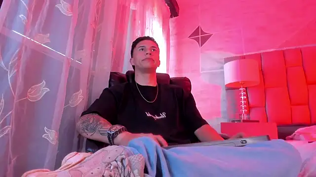 liaamsmiith  online show from 03-01-26, 12:29