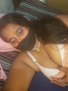 Minu love online show from 06-20-26, 04:32