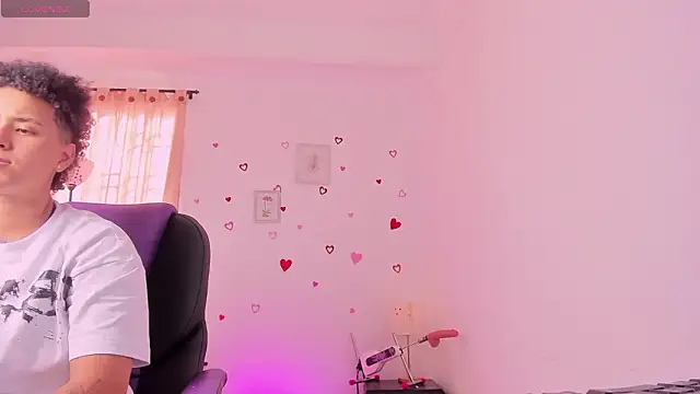 Snapshot of LiaaMoretzz chatting on 02-17-26, 07:42 LiaaMoretzz online show from 02-17-26, 07:42