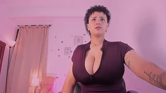 Snapshot of LiaaMoretzz chatting on 03-13-26, 12:28 LiaaMoretzz online show from 03-13-26, 12:28