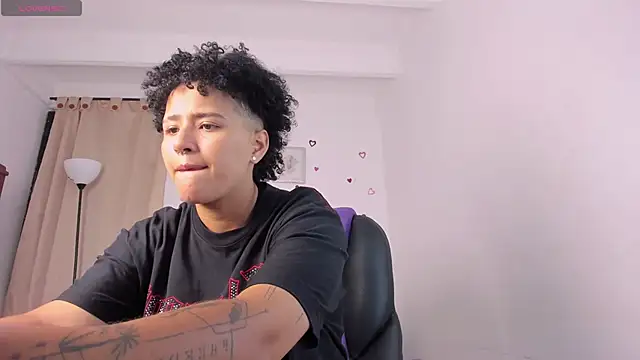 LiaaMoretzz online show from 04-25-26, 12:02