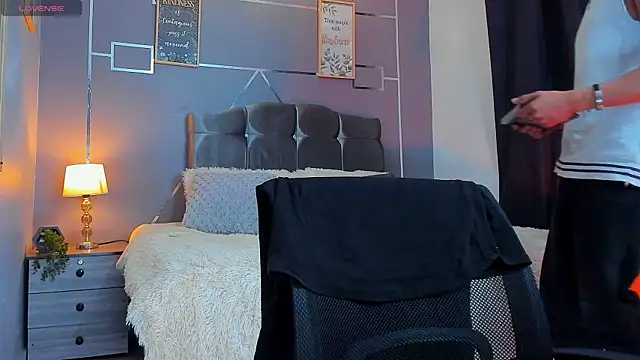 oliver mr  online show from 11-04-25, 12:15