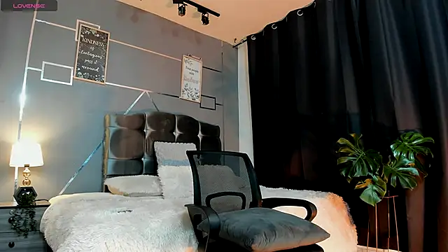 oliver mr  online show from 12-04-25, 08:28