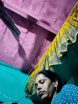 Snapshot of Pooja750 chatting on 12-20-25, 12:40 Pooja750 online show from 12-20-25, 12:40