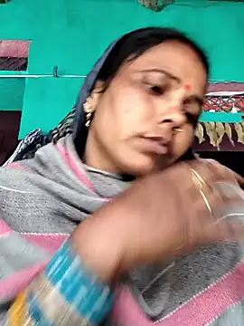 Snapshot of Pooja750 chatting on 12-22-25, 04:53 Pooja750 online show from 12-22-25, 04:53