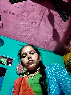 Snapshot of Pooja750 chatting on 12-22-25, 06:49 Pooja750 online show from 12-22-25, 06:49