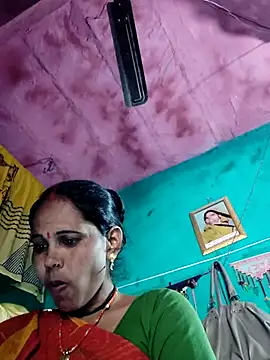 Snapshot of Pooja750 chatting on 01-13-26, 08:41 Pooja750 online show from 01-13-26, 08:41