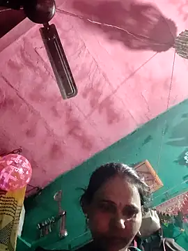 Snapshot of Pooja750 chatting on 01-14-26, 04:45 Pooja750 online show from 01-14-26, 04:45