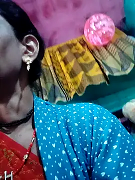 Snapshot of Pooja750 chatting on 01-15-26, 07:13 Pooja750 online show from 01-15-26, 07:13