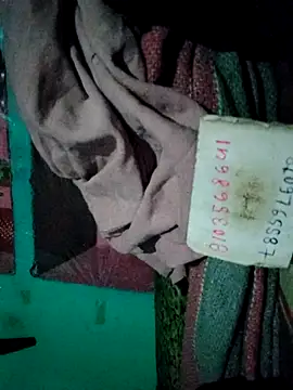 Snapshot of Pooja750 chatting on 02-09-26, 05:50 Pooja750 online show from 02-09-26, 05:50