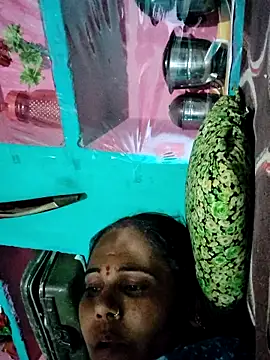 Snapshot of Pooja750 chatting on 02-19-26, 09:38 Pooja750 online show from 02-19-26, 09:38