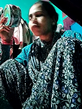 Snapshot of Pooja750 chatting on 02-20-26, 12:51 Pooja750 online show from 02-20-26, 12:51