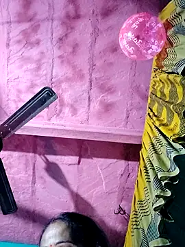 Snapshot of Pooja750 chatting on 02-22-26, 07:23 Pooja750 online show from 02-22-26, 07:23