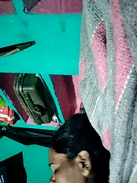 Snapshot of Pooja750 chatting on 02-24-26, 04:27 Pooja750 online show from 02-24-26, 04:27