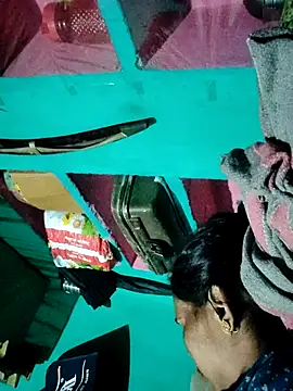 Snapshot of Pooja750 chatting on 02-25-26, 06:17 Pooja750 online show from 02-25-26, 06:17