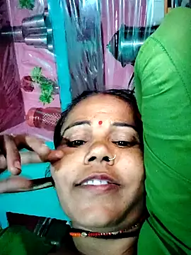 Snapshot of Pooja750 chatting on 02-26-26, 07:02 Pooja750 online show from 02-26-26, 07:02