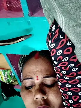 Snapshot of Pooja750 chatting on 03-02-26, 07:15 Pooja750 online show from 03-02-26, 07:15