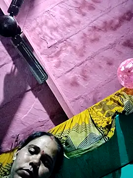 Snapshot of Pooja750 chatting on 03-04-26, 08:37 Pooja750 online show from 03-04-26, 08:37