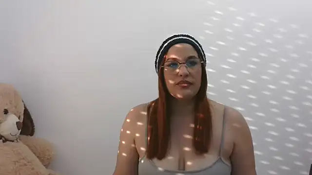 Snapshot of Cuquita83 chatting on 12-18-24, 09:25 Cuquita83 online show from 12-18-24, 09:25