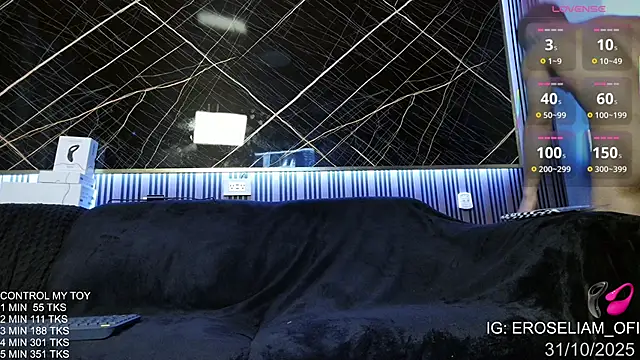 Snapshot of eroseliam chatting on 10-31-25, 07:59 eroseliam online show from 10-31-25, 07:59