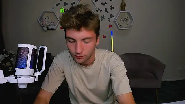 Snapshot of joseph_bear_ chatting on 09-12-25, 07:03 joseph bear online show from 09-12-25, 07:03