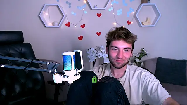 Snapshot of joseph_bear_ chatting on 10-03-25, 03:36 joseph bear online show from 10-03-25, 03:36