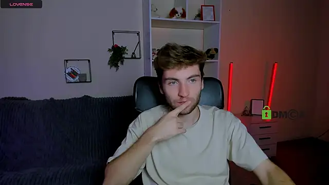 Snapshot of joseph_bear_ chatting on 10-05-25, 04:11 joseph bear online show from 10-05-25, 04:11