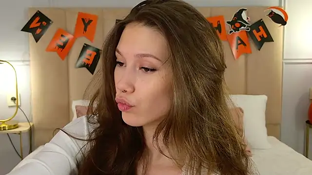 Snapshot of MaryNixon_ chatting on 10-24-25, 05:04 MaryNixon online show from 10-24-25, 05:04