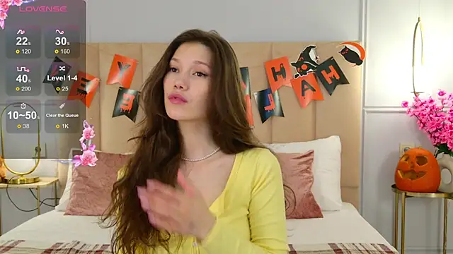 Snapshot of MaryNixon_ chatting on 10-28-25, 05:11 MaryNixon online show from 10-28-25, 05:11