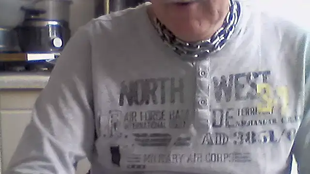 Snapshot of slaveman4you chatting on 12-18-25, 11:49 slaveman4you online show from 12-18-25, 11:49