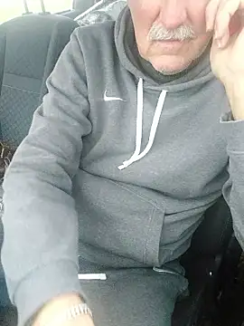 Snapshot of slaveman4you chatting on 01-14-26, 03:50 slaveman4you online show from 01-14-26, 03:50