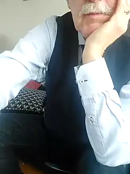 Snapshot of slaveman4you chatting on 01-17-26, 03:50 slaveman4you online show from 01-17-26, 03:50