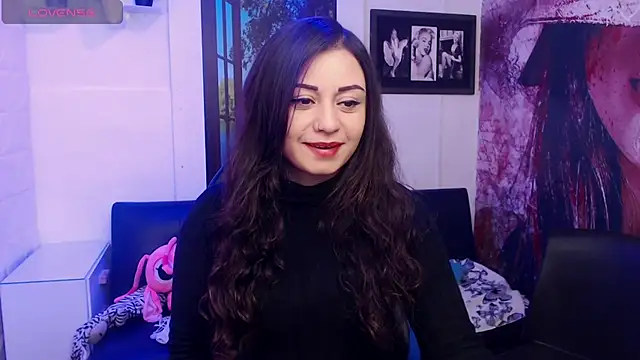 Snapshot of Eva_Roussell chatting on 09-19-25, 02:29 Eva Roussell online show from 09-19-25, 02:29