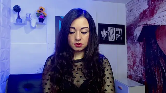 Snapshot of Eva_Roussell chatting on 10-02-25, 02:35 Eva Roussell online show from 10-02-25, 02:35