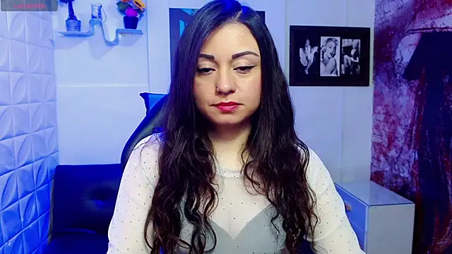 Snapshot of Eva_Roussell chatting on 10-04-25, 02:37 Eva Roussell online show from 10-04-25, 02:37