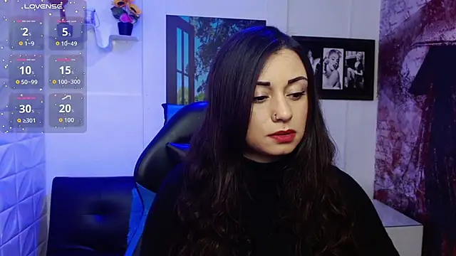 Snapshot of Eva_Roussell chatting on 10-08-25, 02:25 Eva Roussell online show from 10-08-25, 02:25