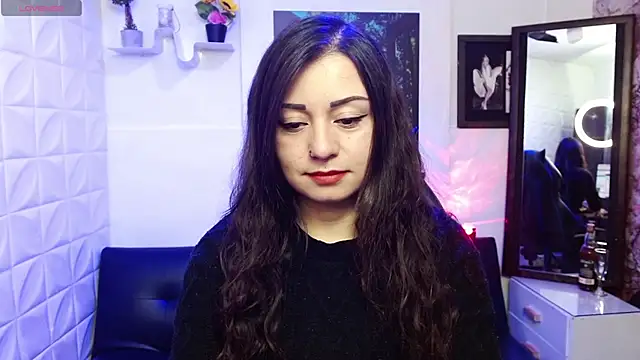 Snapshot of Eva_Roussell chatting on 10-17-25, 02:30 Eva Roussell online show from 10-17-25, 02:30