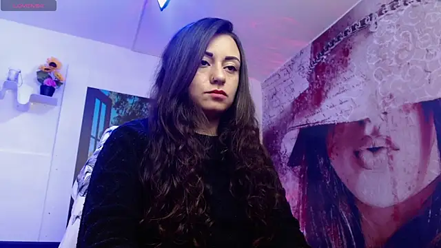 Snapshot of Eva_Roussell chatting on 10-28-25, 02:53 Eva Roussell online show from 10-28-25, 02:53