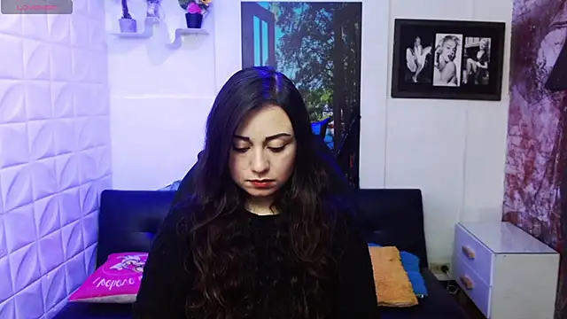 Snapshot of Eva_Roussell chatting on 11-05-25, 02:50 Eva Roussell online show from 11-05-25, 02:50